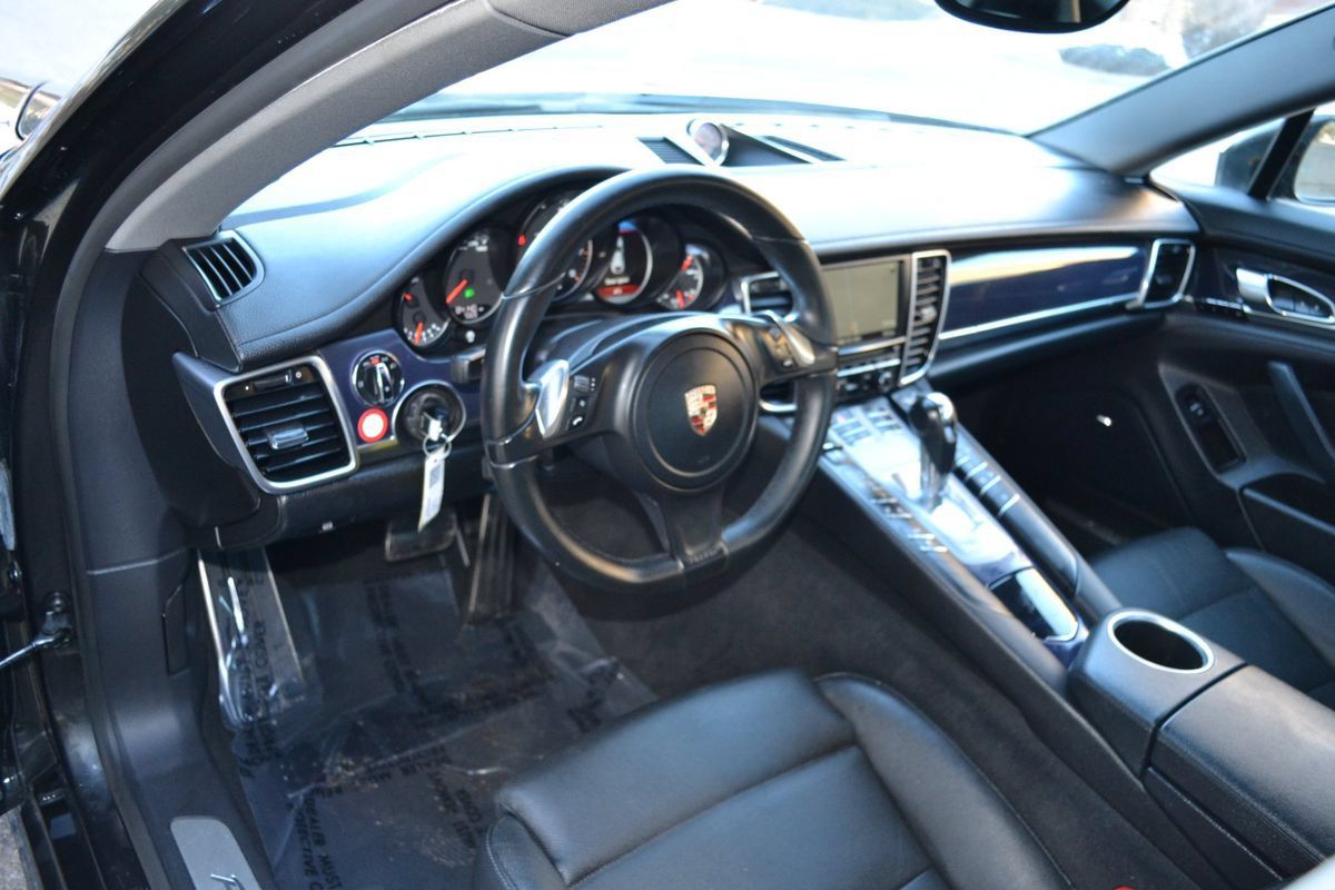 Used 2014 Porsche Panamera 4 w/ Premium Package AWD/4WD image 24