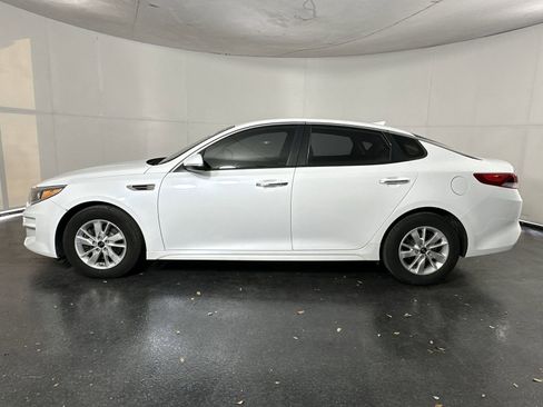 Used 2017 Kia Optima LX image 8