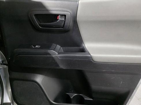 Used 2022 Toyota Tacoma SR image 12