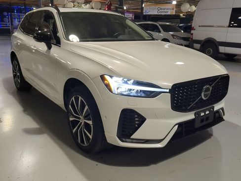 Used 2025 Volvo XC60 B5 Plus AWD/4WD image 5