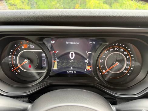 Certified 2025 Jeep Wrangler Unlimited Sport AWD/4WD image 24