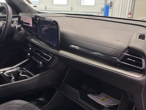 Used 2026 Chevrolet Traverse LT AWD/4WD image 41