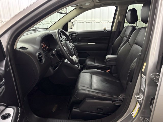 Used 2016 Jeep Compass High Altitude FWD image 28