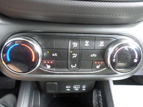 Used 2022 Chevrolet TrailBlazer LT w/ LPO, Blackout Package AWD/4WD image 40