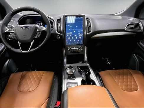 Used 2023 Ford Edge Titanium w/ Equipment Group 301A AWD/4WD image 9