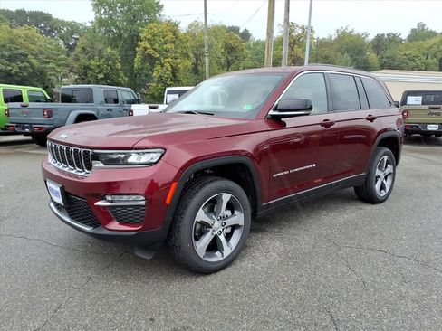 New 2025 Jeep Grand Cherokee Limited image 8