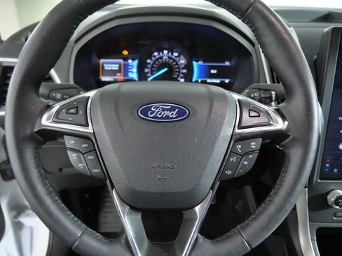 Certified 2024 Ford Edge SEL w/ Convenience Package AWD/4WD image 19
