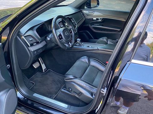 Used 2019 Volvo XC90 T5 R-Design w/ Protection Package Premier FWD image 13