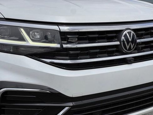 Used 2023 Volkswagen Atlas SEL Premium AWD/4WD image 38