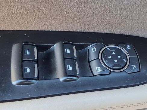 Certified 2022 Lincoln Nautilus AWD w/ Premium Package image 17