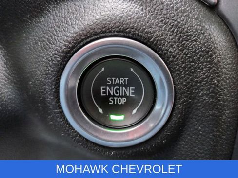 Used 2019 Chevrolet Silverado 1500 LT Trail Boss w/ Convenience Package AWD/4WD image 18