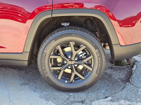 New 2026 Jeep Grand Cherokee Altitude RWD image 9