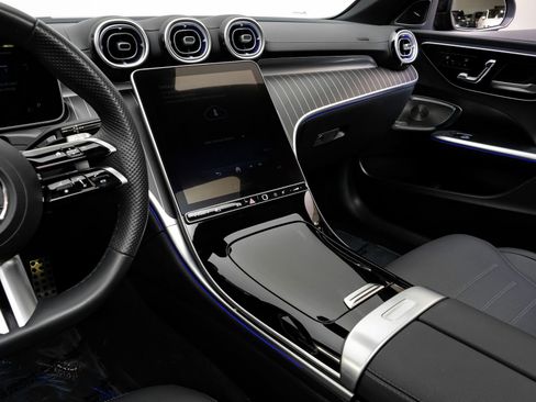 Used 2025 Mercedes-Benz C 300 4MATIC Sedan image 28