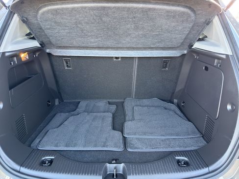 Certified 2022 Chevrolet Trax LT w/ LT Convenience Package image 35