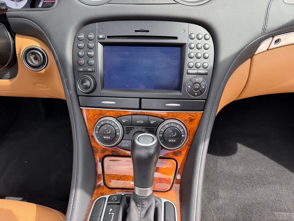 Used 2012 Mercedes-Benz SL 550 image 32