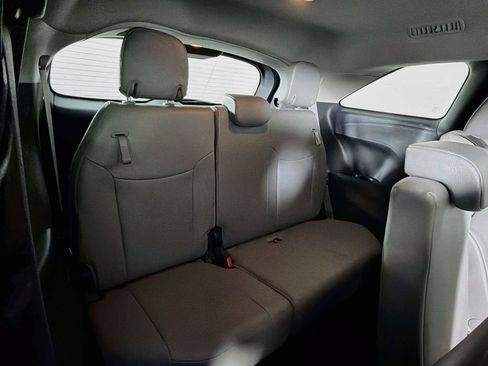 Used 2025 Toyota Sienna XLE FWD image 27