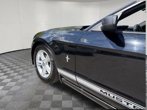 Used 2014 Ford Mustang Convertible RWD image 14