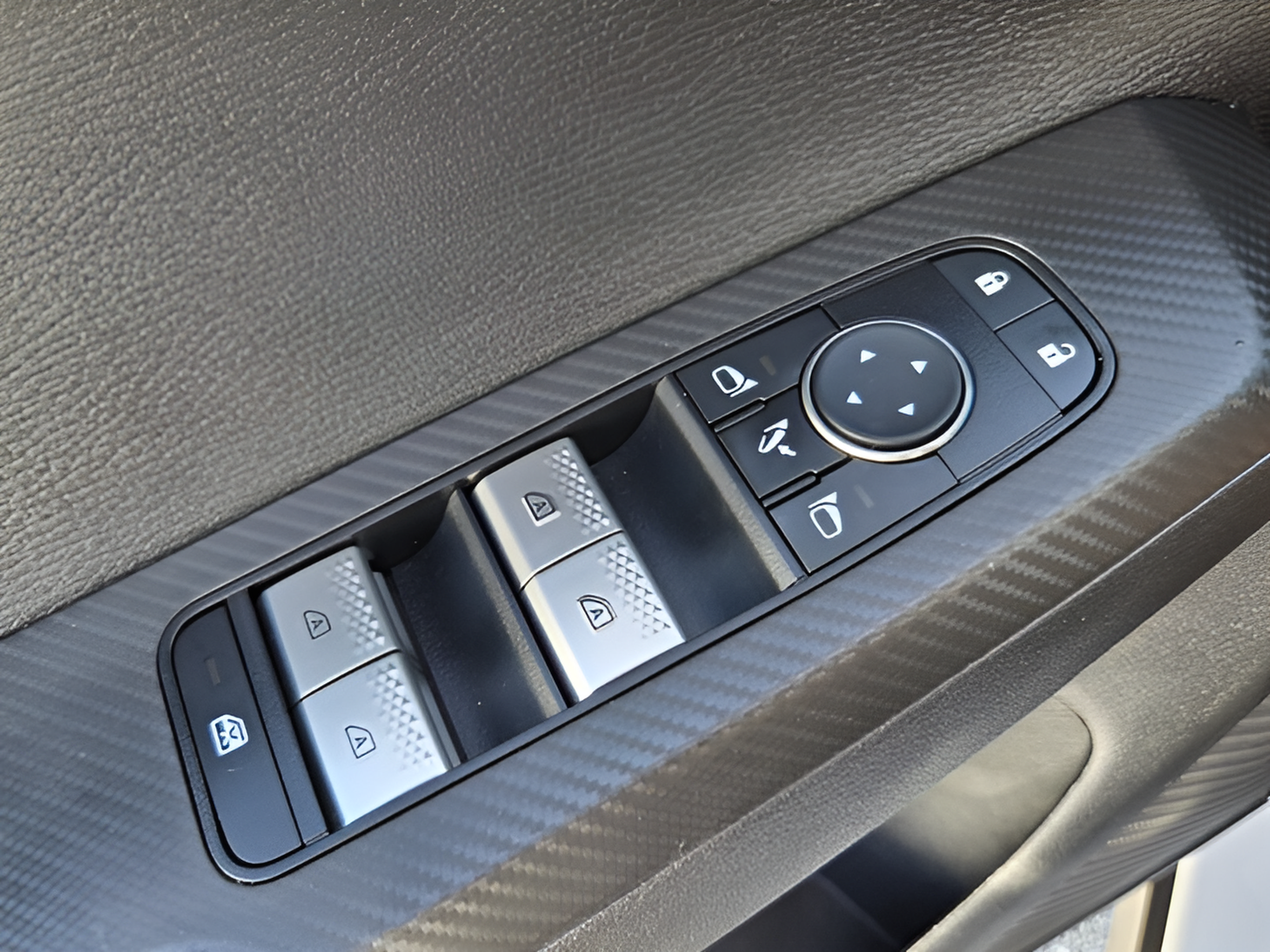 Used 2024 Mitsubishi Outlander SE FWD image 28