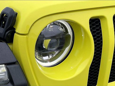 Used 2023 Jeep Wrangler Unlimited Sport image 32