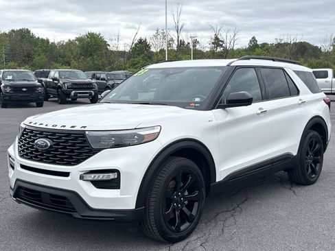 Used 2023 Ford Explorer ST-Line w/ Class IV Trailer Tow Package AWD/4WD image 13