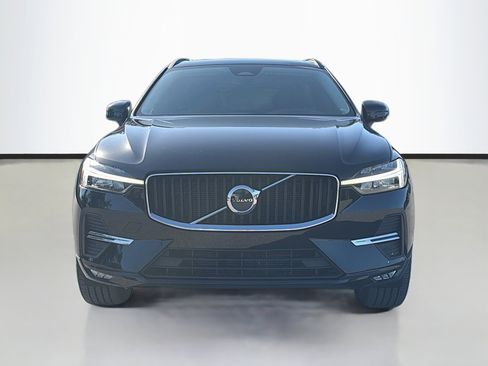Used 2022 Volvo XC60 B5 Momentum image 8