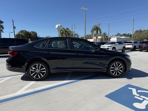 New 2026 Volkswagen Jetta SE image 2