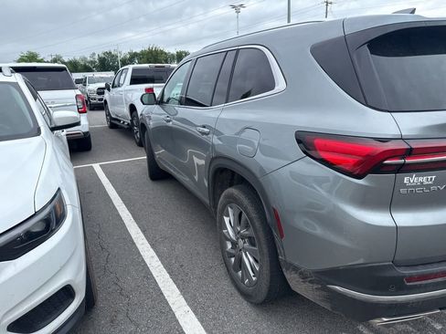 Used 2025 Buick Enclave Preferred FWD image 11
