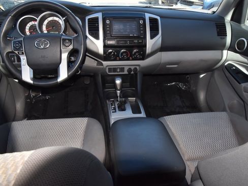 Used 2014 Toyota Tacoma PreRunner w/ SR5 Package image 16