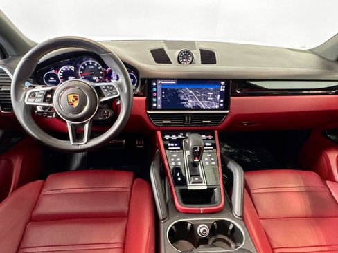 Used 2022 Porsche Cayenne S image 21