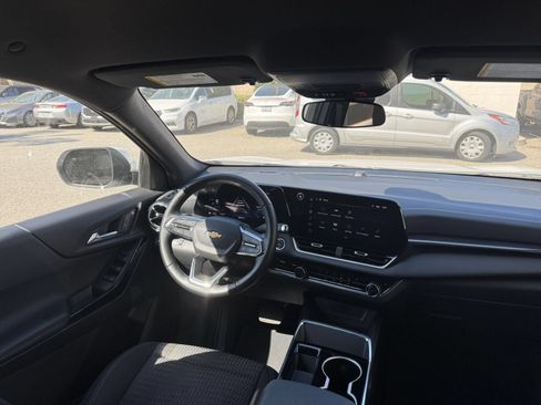 Used 2025 Chevrolet Equinox LT AWD/4WD image 30