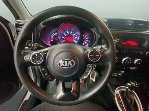 Used 2015 Kia Soul + FWD image 20