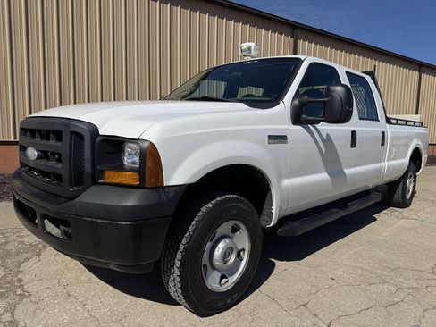 Used 2006 Ford F250 XL AWD/4WD image 1