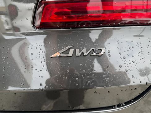 Used 2025 Genesis GV80 2.5T Prestige AWD/4WD image 10