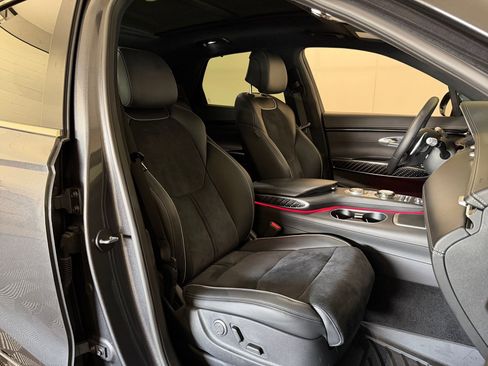 Used 2022 Genesis GV70 3.5T Sport w/ Sport Prestige Package image 34