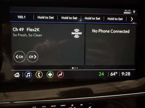 Used 2023 Buick Envision Essence w/ Sport Touring Package FWD image 32