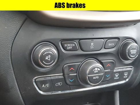 Used 2017 Jeep Cherokee Limited w/ Trailer Tow Group image 25