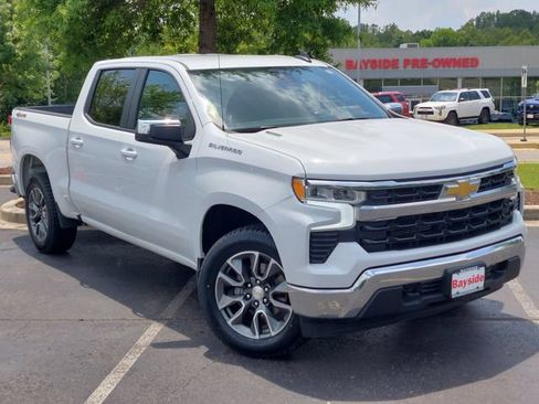 Used 2025 Chevrolet Silverado 1500 LT AWD/4WD image 2