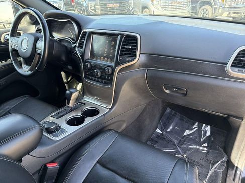 Used 2017 Jeep Grand Cherokee Limited w/ Luxury Group II AWD/4WD image 33