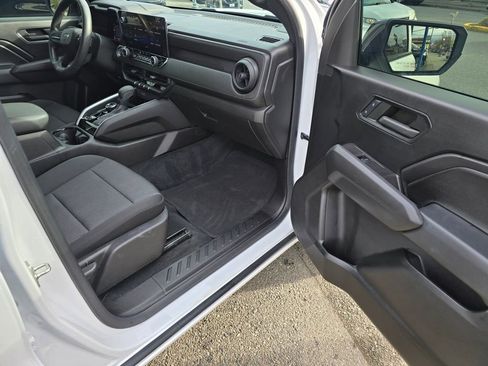 Used 2023 Chevrolet Colorado Trail Boss w/ Technology Package image 14