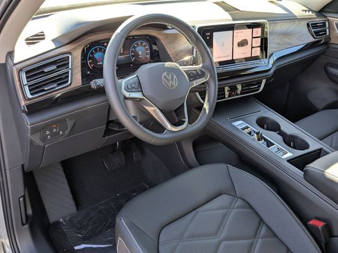New 2026 Volkswagen Atlas SE image 16