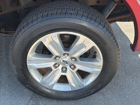 Used 2016 Ford F150 Platinum w/ Equipment Group 701A Luxury AWD/4WD image 12