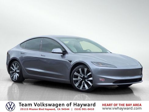 Used 2024 Tesla Model 3 Standard Range RWD image 1