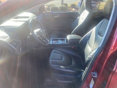 Used 2024 Ford Edge Titanium image 15