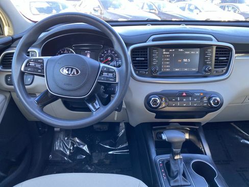 Used 2019 Kia Sorento AWD image 7