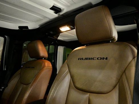 Used 2017 Jeep Wrangler Unlimited Rubicon w/ Dual Top Group image 18