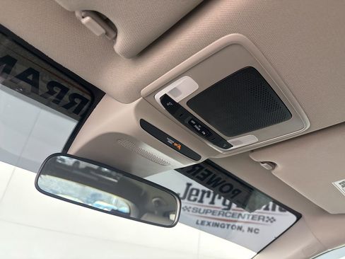 Used 2025 Honda HR-V LX image 18