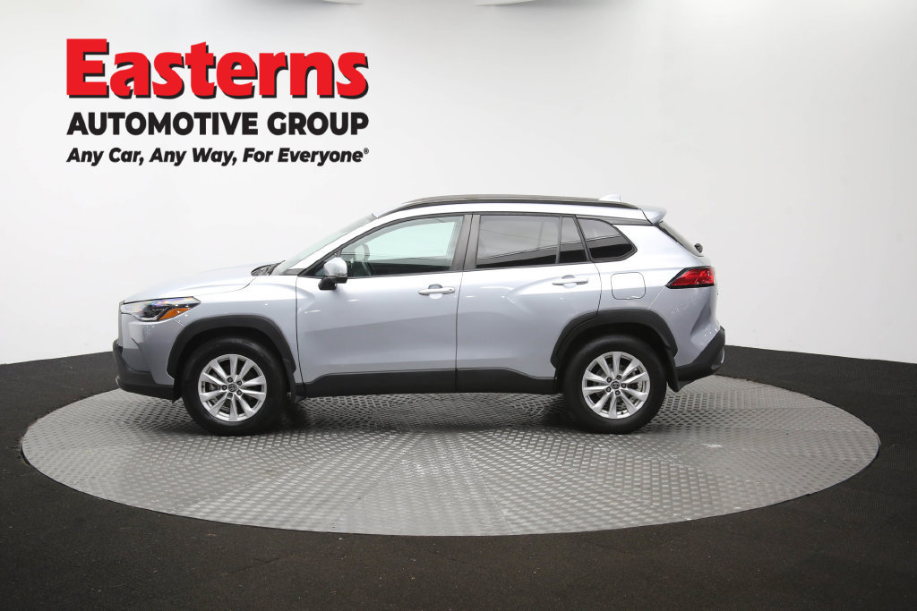 Used 2022 Toyota Corolla Cross LE AWD/4WD image 57