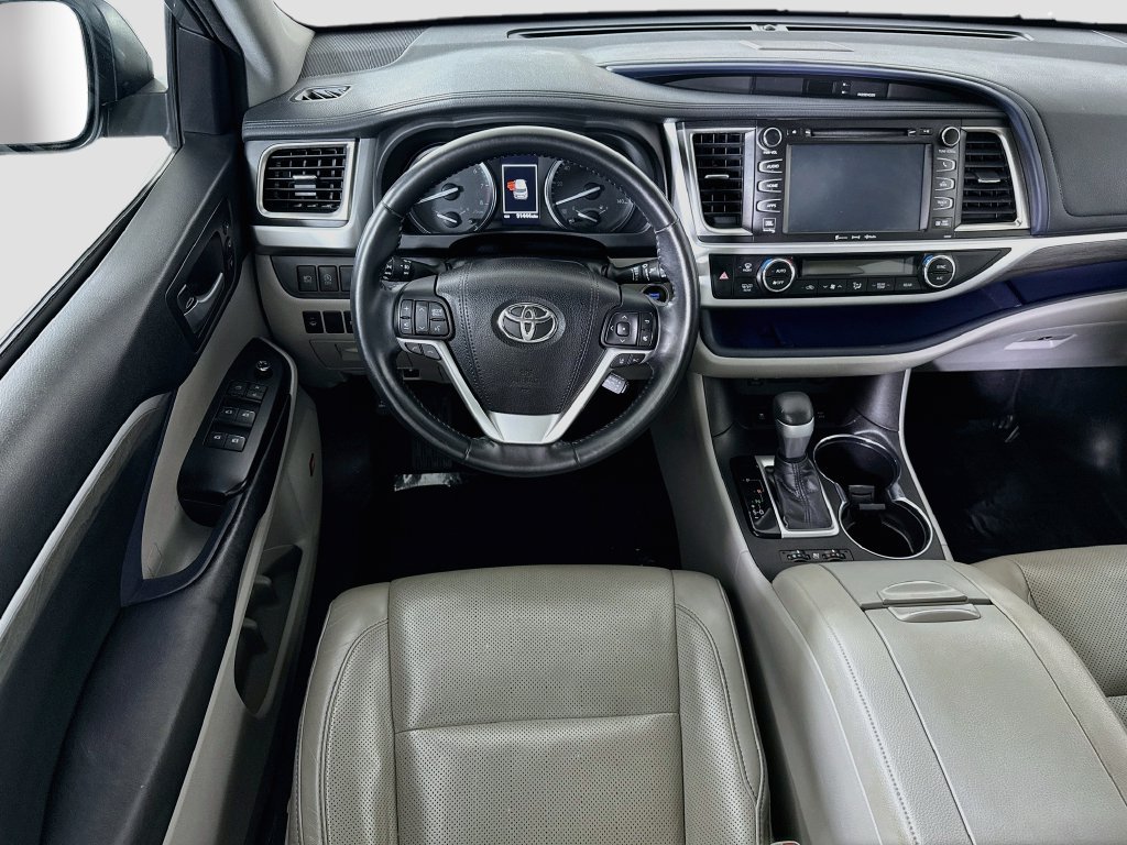 Certified 2018 Toyota Highlander Limited AWD/4WD image 4