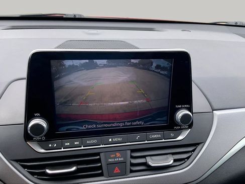 Used 2024 Nissan Altima 2.5 SR FWD image 28