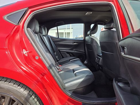 Used 2025 Toyota Camry SE image 16